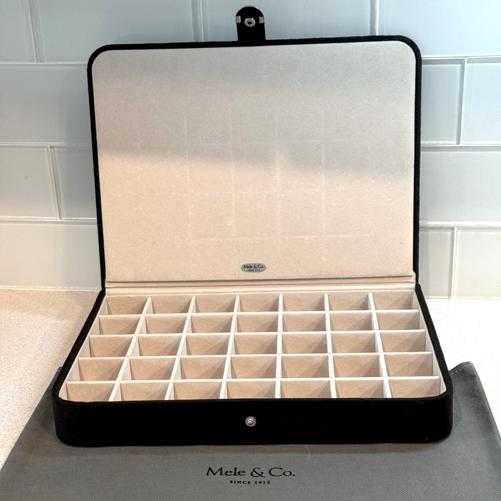 Mele and Co Cameron Black Plush Jewelry
Box